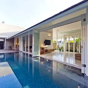  Villa White